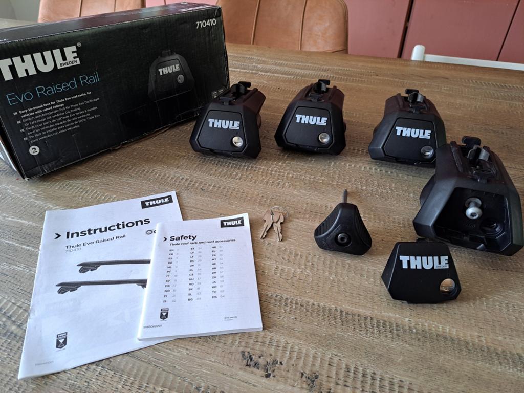 Thule Evo Raised Rail 710410 Voetenset, Auto diversen, Dakdragers, Zo goed als nieuw, Ophalen of Verzenden