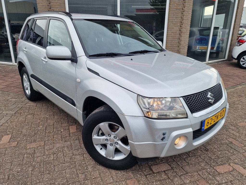 Suzuki Grand Vitara 2.0-16V Shogun - Trekhaak - 4x4, Stof, Zwart, 4 cilinders, 1850 kg