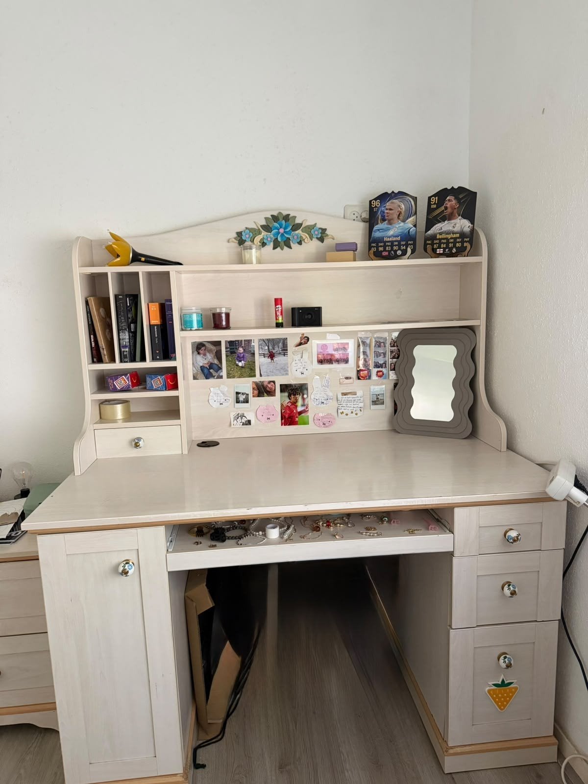çilek bureau stevig, Huis en Inrichting, Ophalen, Gebruikt, Hout, Kinderbureau