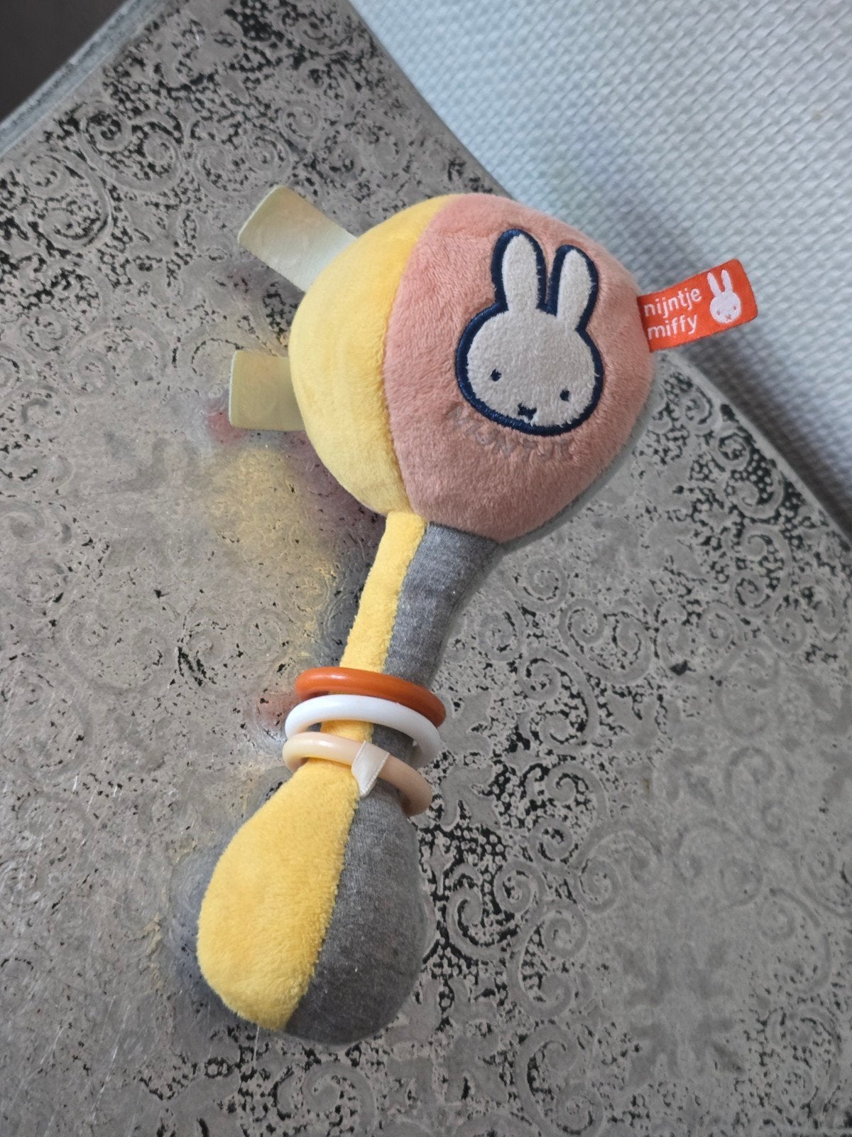 Nijntje Miffy rammelaar met ringen, Ophalen of Verzenden, Zo goed als nieuw, Rammelaar
