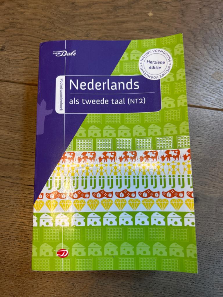Van Dale pocketwoordenboek Nederlands als tweede taal (NT2), Nederlands, Ophalen of Verzenden, Zo goed als nieuw, Van Dale