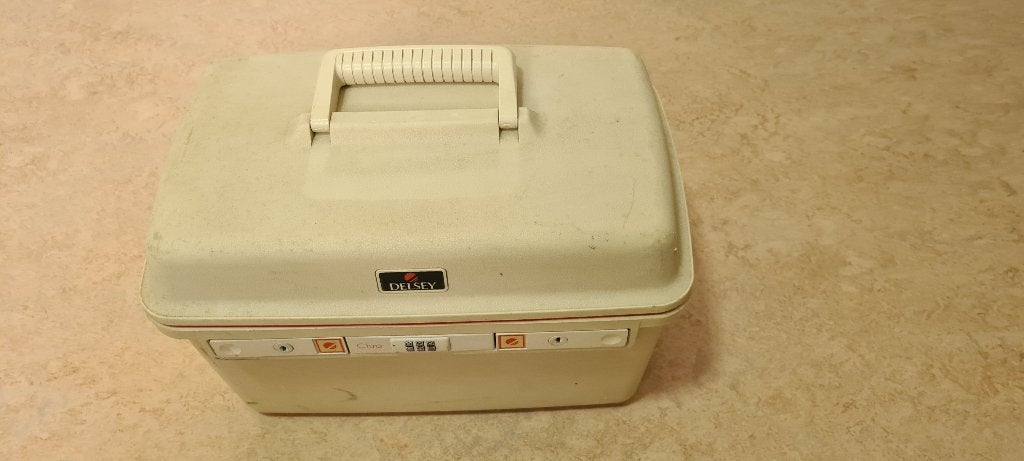 Delsey Beautycase, Ophalen, Hard kunststof, Slot, Minder dan 50 cm
