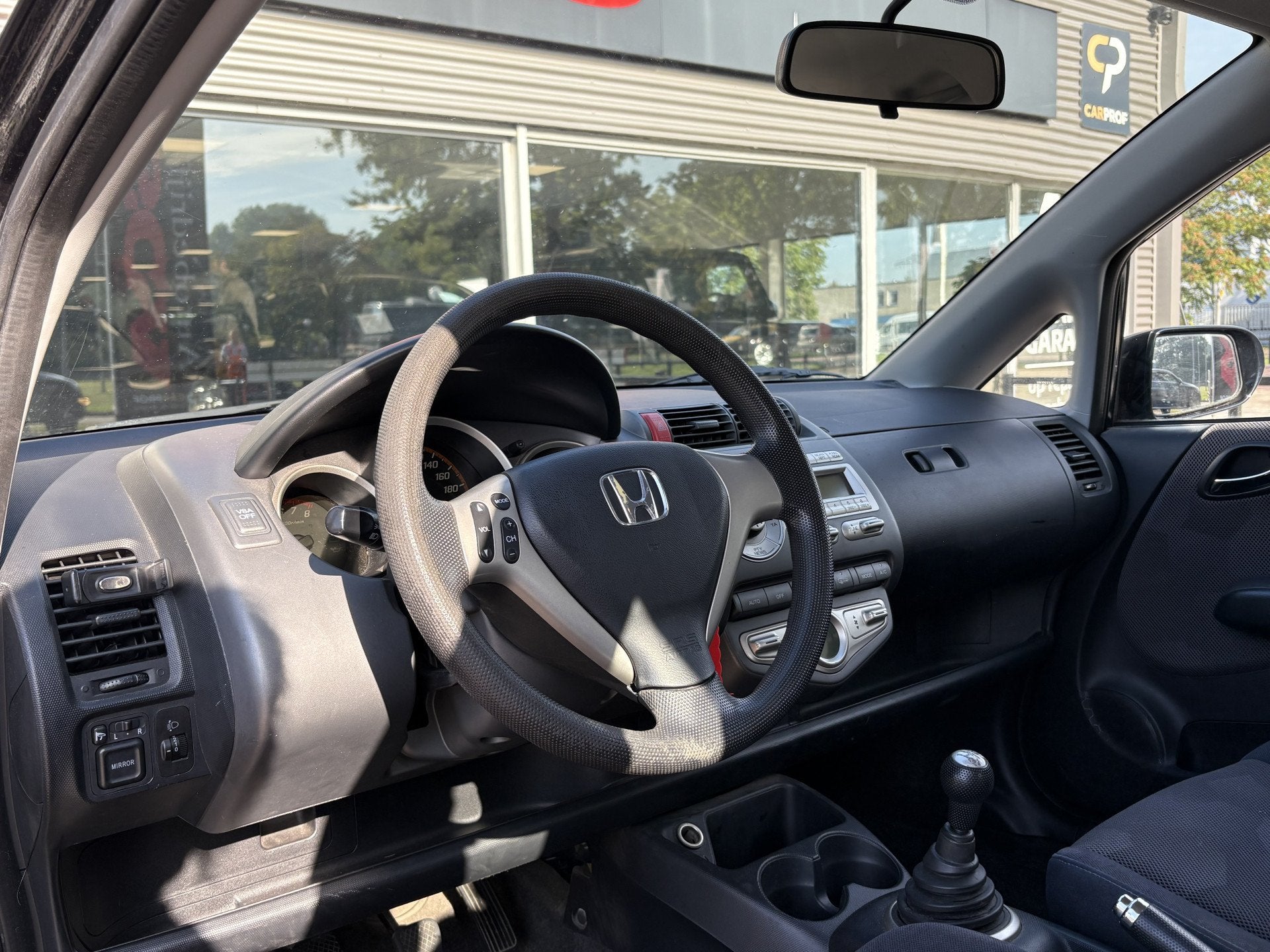 Honda Jazz 1.4 LS | Trekhaak | Climate Control | Nieuwe apk, Auto's, Voorwielaandrijving, 83 pk, 4 cilinders, Zwart
