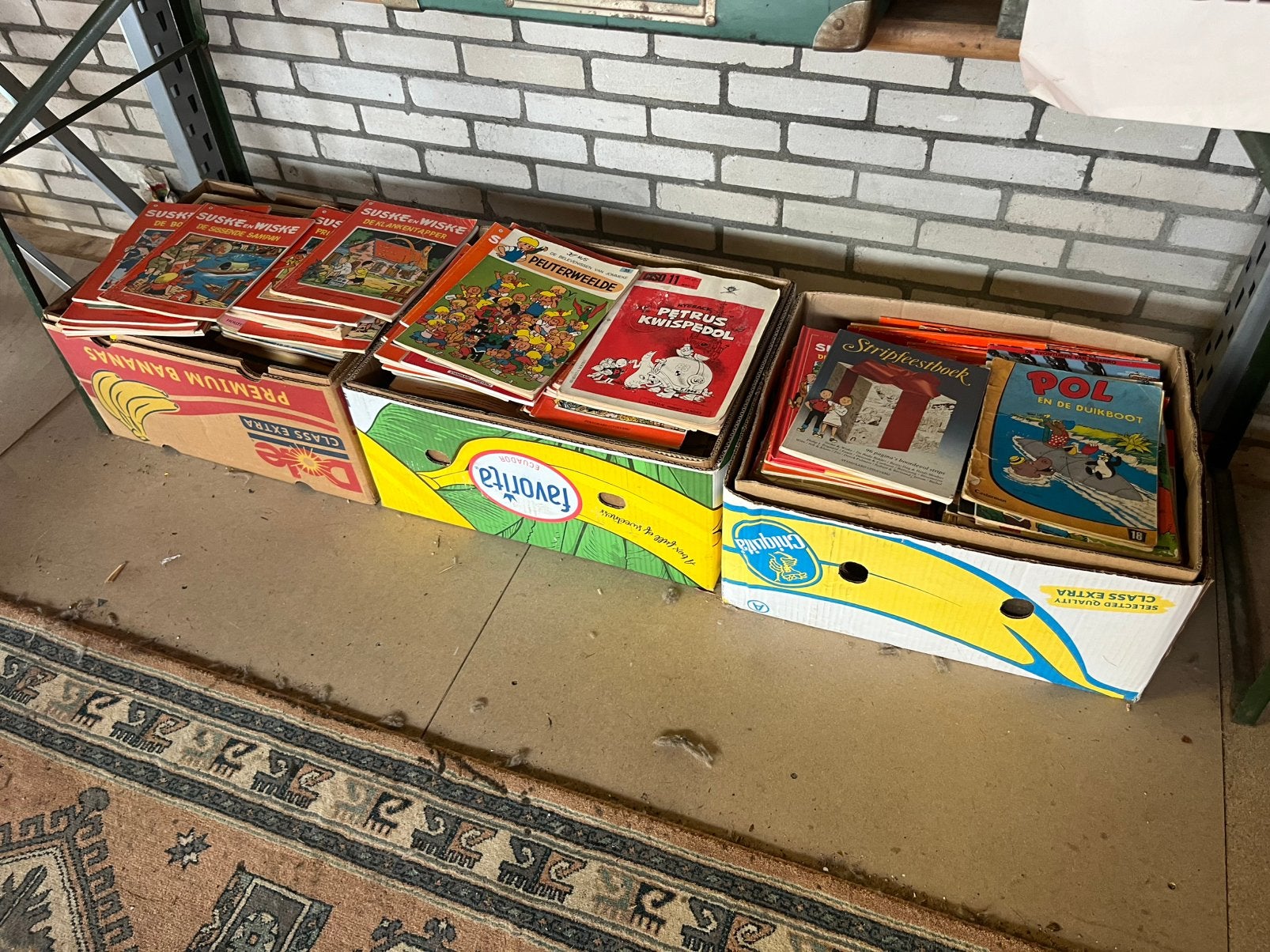 3 bananendozen vol met stripboeken. Verhuizingsopruiming., Meerdere stripboeken, Ophalen, Gelezen