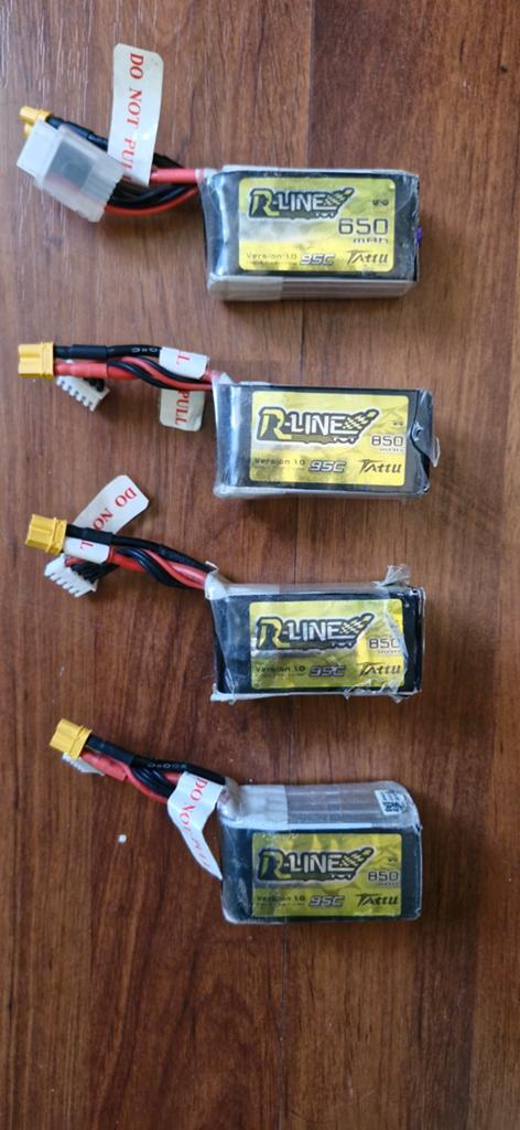 4x Tattu R-Line LiPo Batterijen (650mAh & 850mAh), Computers en Software, Accu's en Batterijen, Ophalen of Verzenden