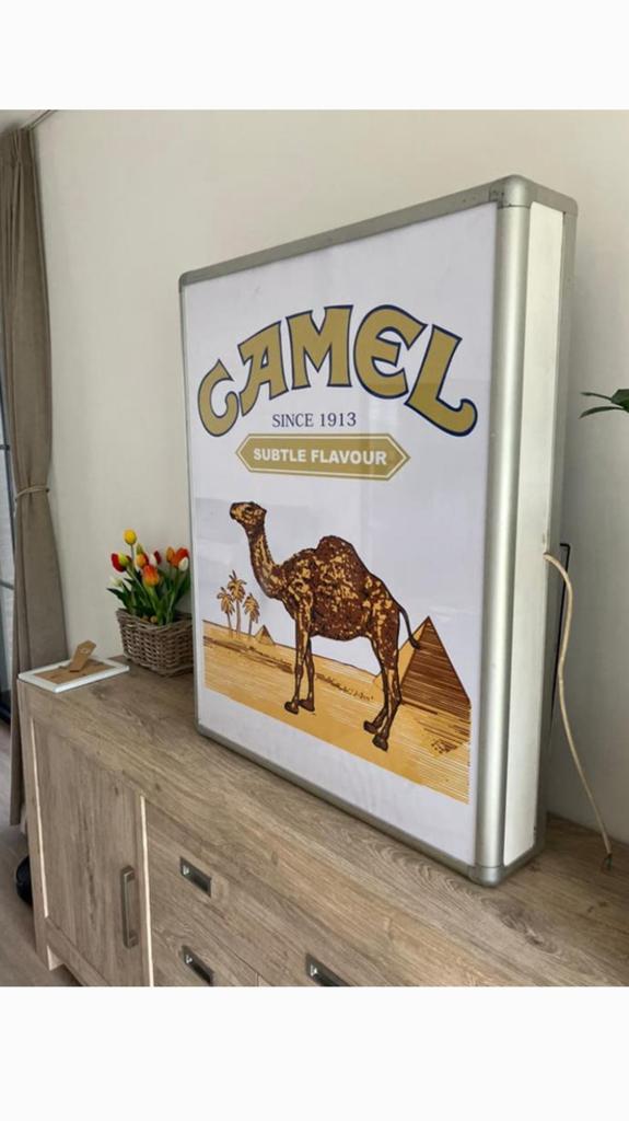 Lichtreclame Camel, Ophalen of Verzenden, Zo goed als nieuw, Lichtbak of (neon) lamp