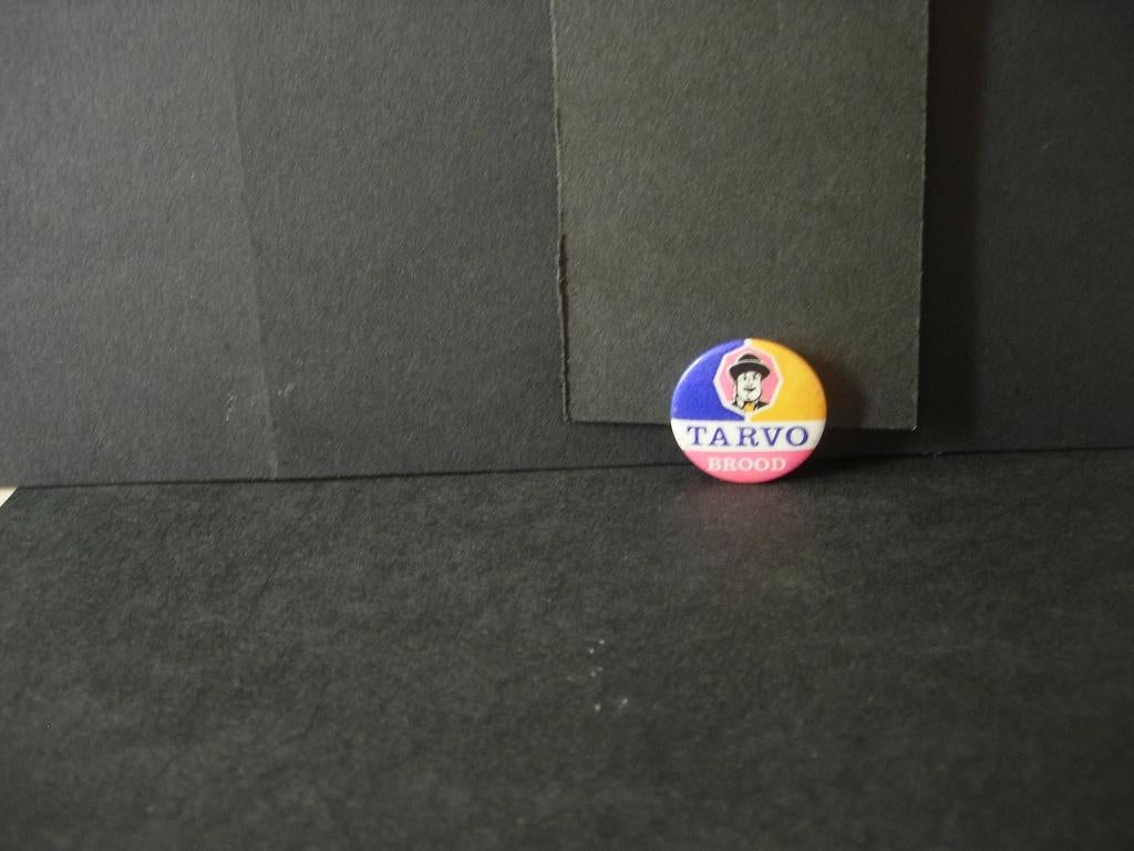 Button van Tarvo brood, Verzamelen, Verzenden, Zo goed als nieuw, Merk, Button