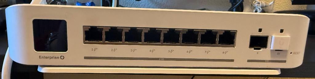 Ubiquiti Enterprise 8 Poe, Computers en Software, Netwerk switches, Ophalen of Verzenden, Zo goed als nieuw