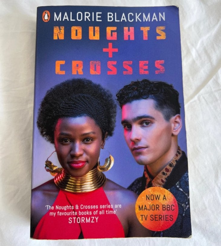 Noughts + Crosses - Malorie Blackman (Engels), Ophalen of Verzenden, Zo goed als nieuw, Wereld overig