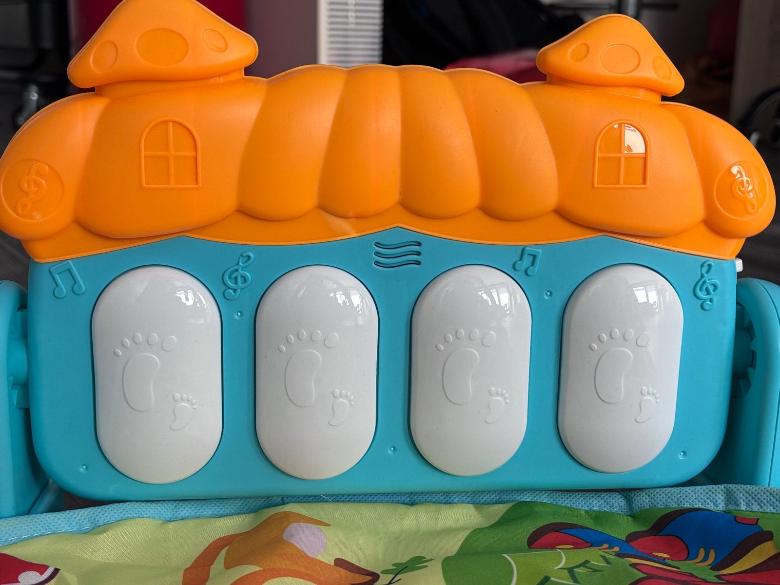 Foto 3 van Baby speelkleed met piano en speeltjes
