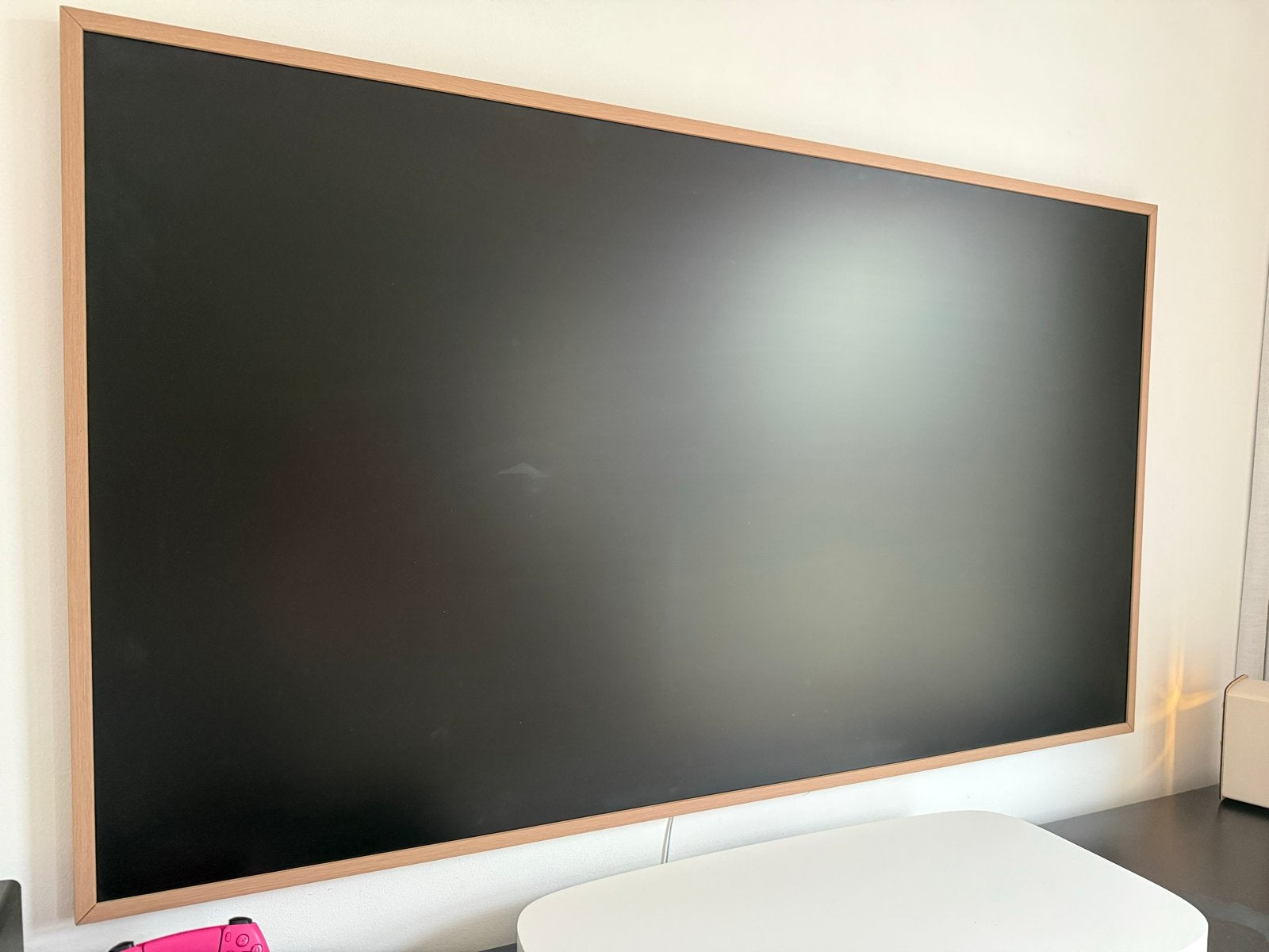 Samsung The Frame 65" (2024 - QE65LS03B) met Teak Lijst, Ophalen, QLED, 50 Hz, Zo goed als nieuw