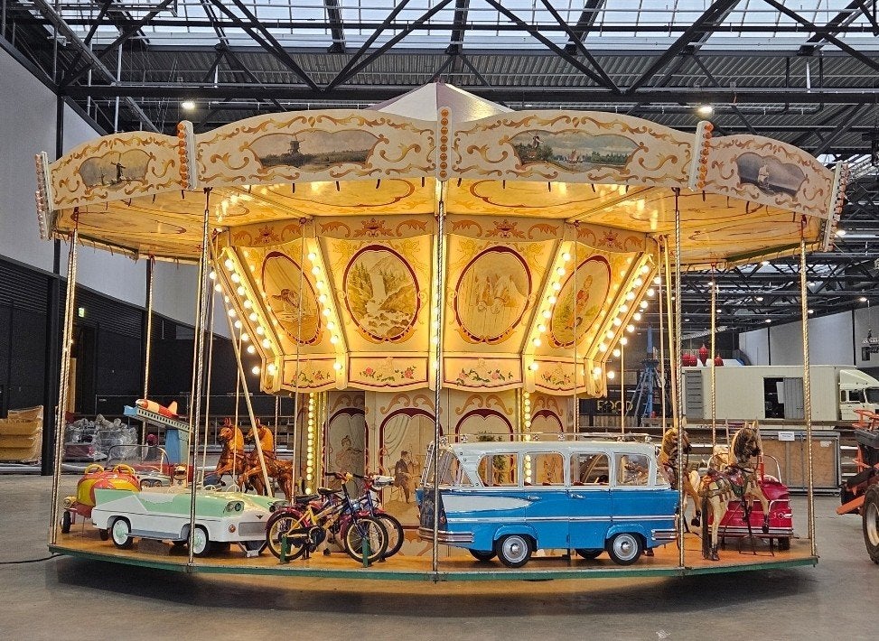 te huur nostalgische draaimolen, Hobby en Vrije tijd, Ophalen of Verzenden