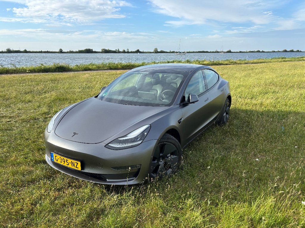 Tesla Model 3 LR AWD 2019 | Matgrijs wrap |  Accugarantie, Automaat, 0 cilinders, 1831 kg, Wit