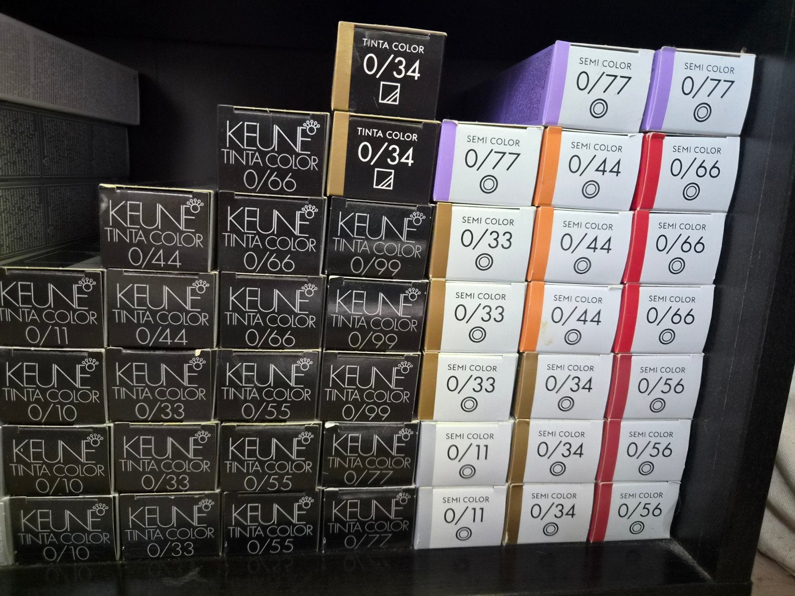 Keune Tinta Color & Semi color mag voor een leuk prijsje weg, Sieraden, Tassen en Uiterlijk, Uiterlijk | Haarverzorging, Ophalen of Verzenden