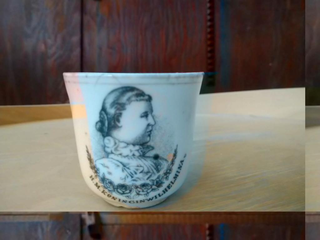 Heel oud kopje van de jonge Wilhelmina, Ophalen of Verzenden, Gebruikt, Kaart, Foto of Prent