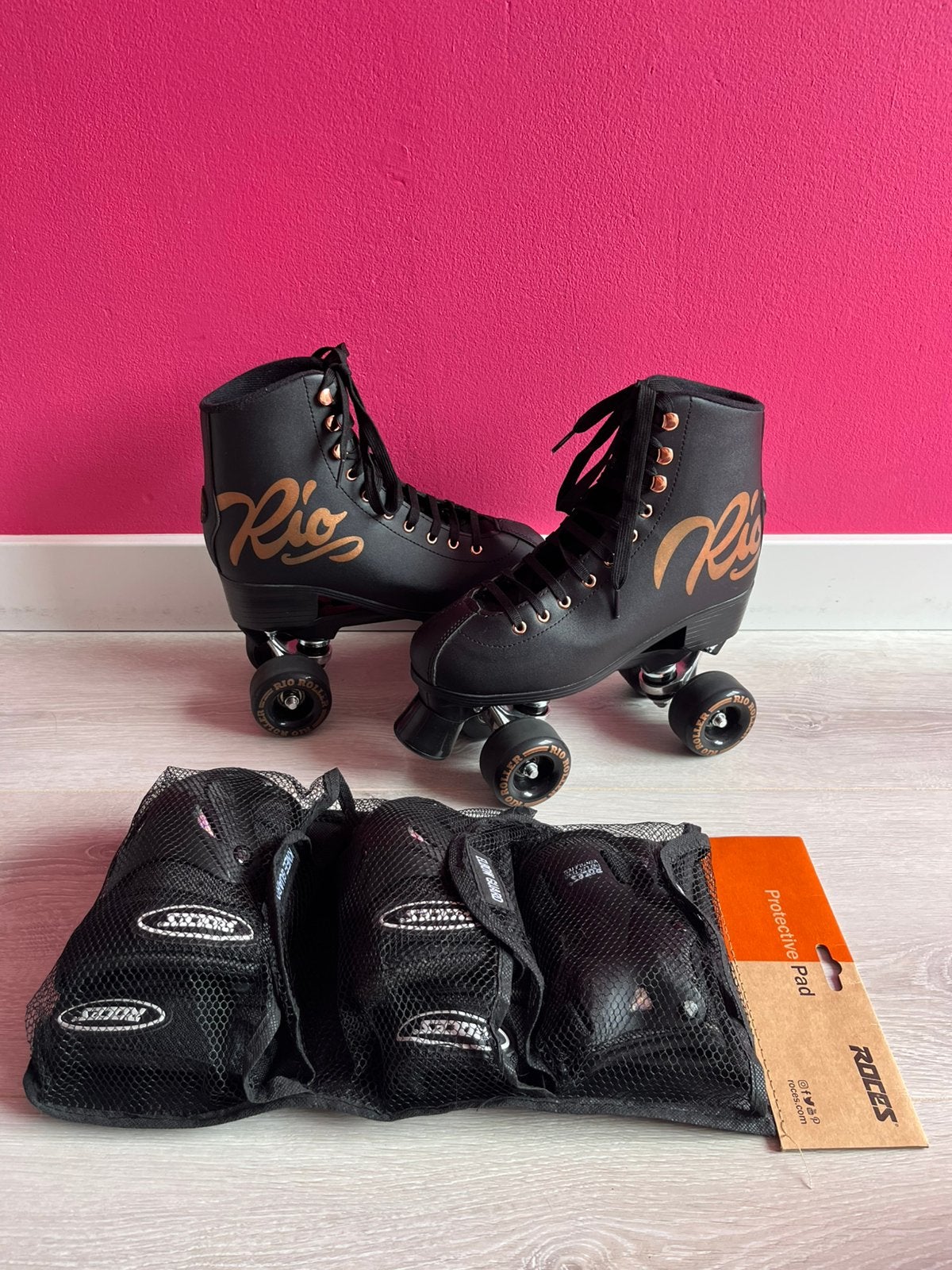 Rio Roller rolschaatsen zwart-rosé 39,5 + beschermers (s), Ophalen, Zo goed als nieuw, Dames