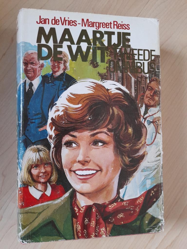 TWEEDE MAARTJE DE WIT OMNIBUS Jan de Vries Margreet Reiss, Ophalen of Verzenden, Gelezen