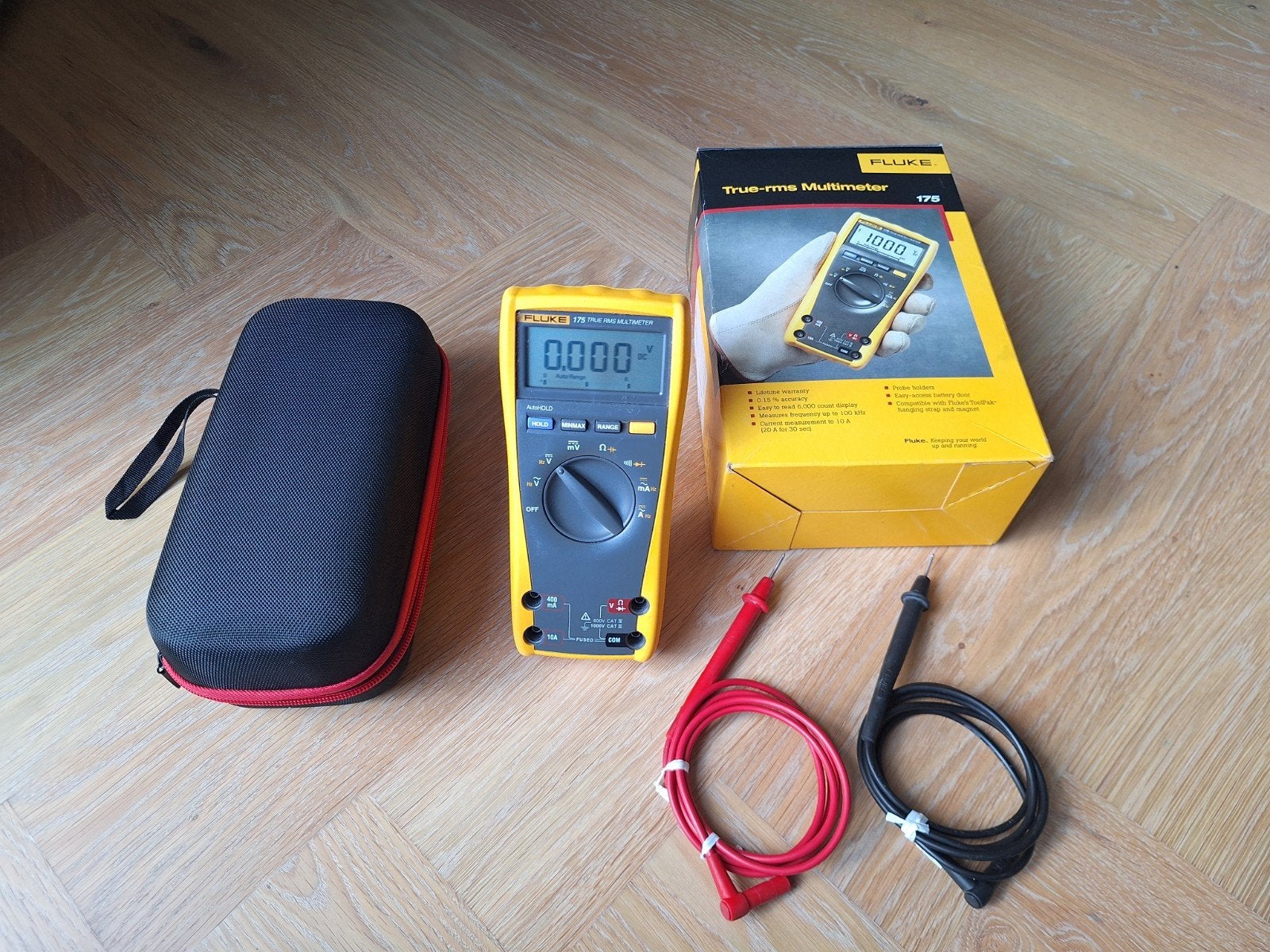 Fluke 175 True RMS Multimeter met opbergcase, Ophalen of Verzenden, Zo goed als nieuw, Multimeter