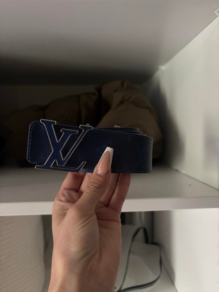 Louis Vuitton Riem - Blauw met LV Gesp, Overige kleuren, 3 tot 5 cm, Echt leder, 90 tot 100 cm