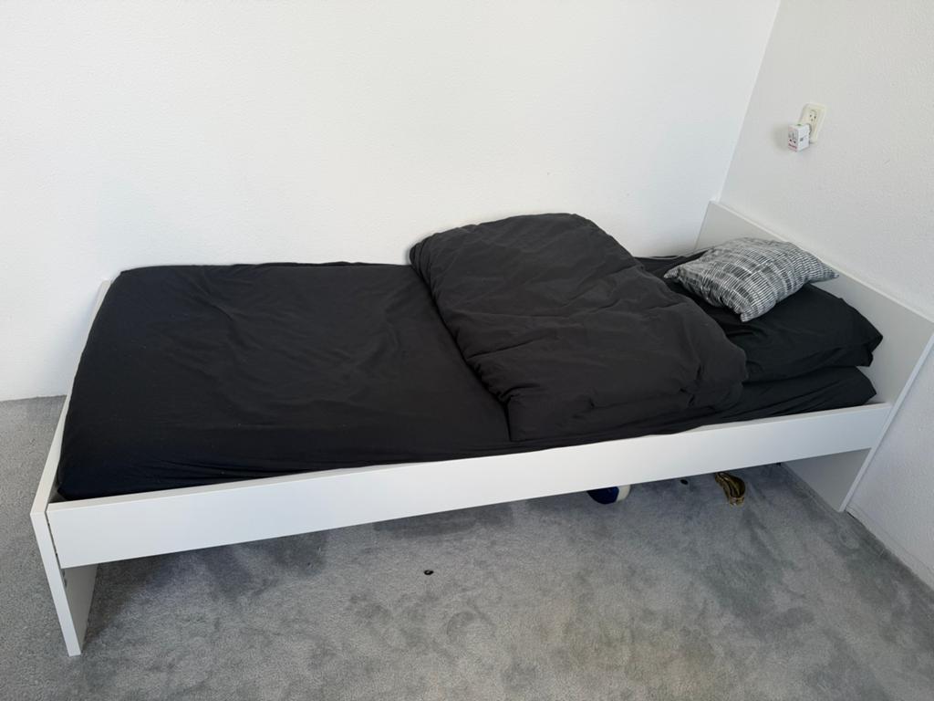 IKEA eenpersoonsbed 90x200cm (bed + lattenbodem + matras), Gebruikt, 90 cm, Eenpersoons, Wit