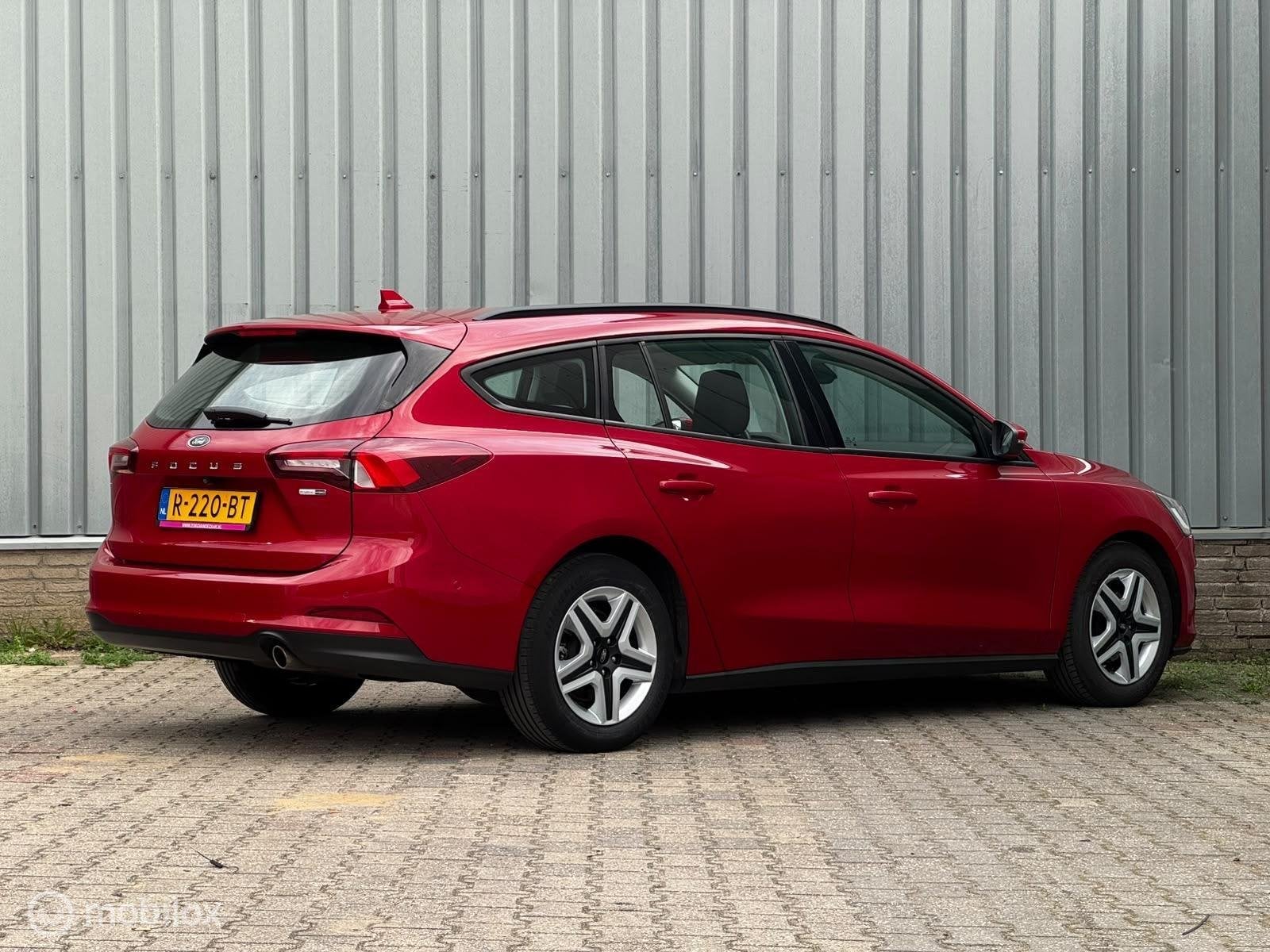 Ford Focus Wagon 1.0 EcoBoost Hybrid Connected | Carplay |, Auto's, Stof, Origineel Nederlands, Handgeschakeld, 19 km/l
