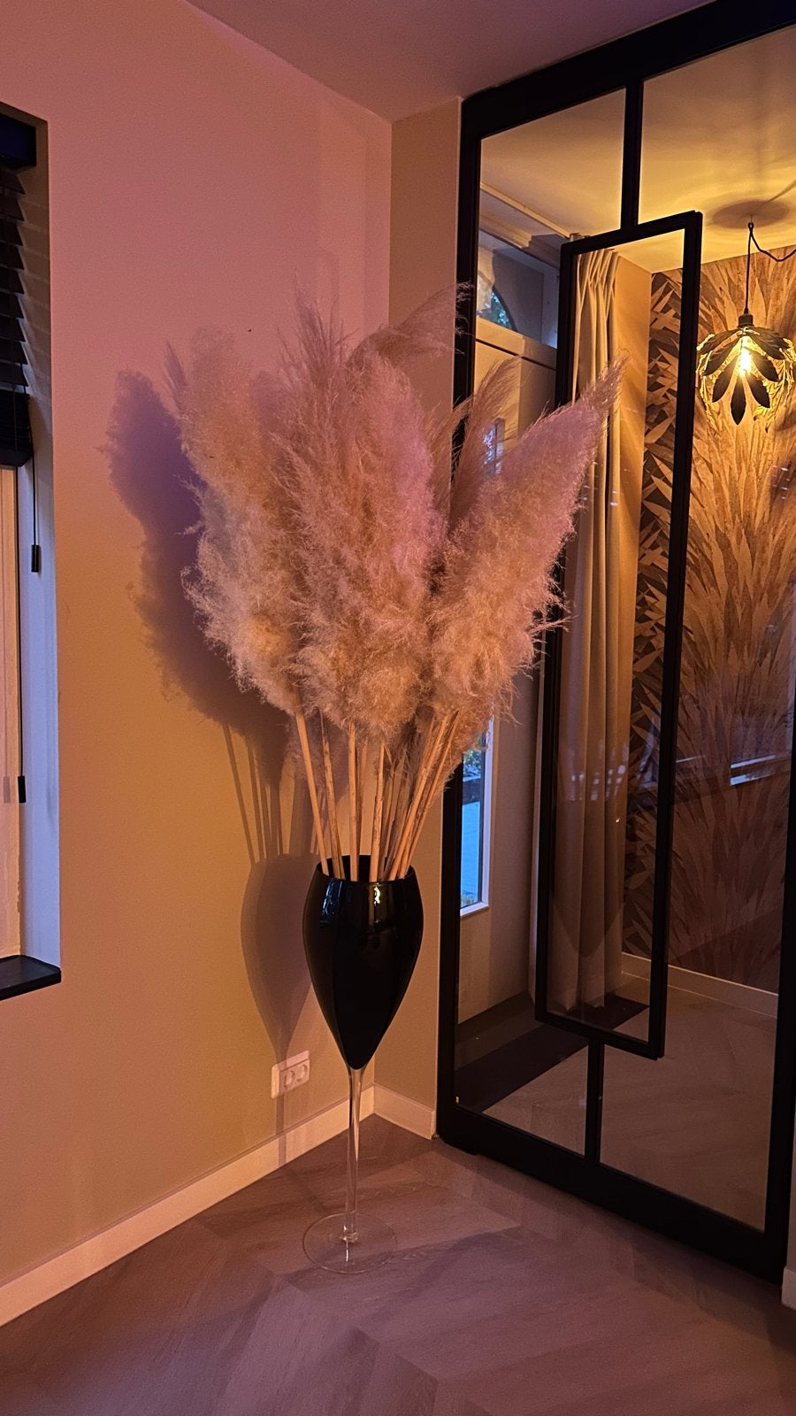 Decoratie vaas / wijnglas met pampas, Ophalen, Zwart, Inclusief decoratie, Glas