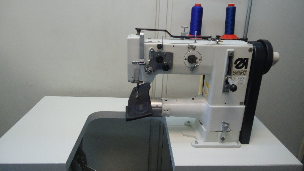Industrie Naaimachine Durkopp/ Adler vrije arm 3 Voudig Trns, Hobby en Vrije tijd, Naaimachines en Toebehoren, Overige merken