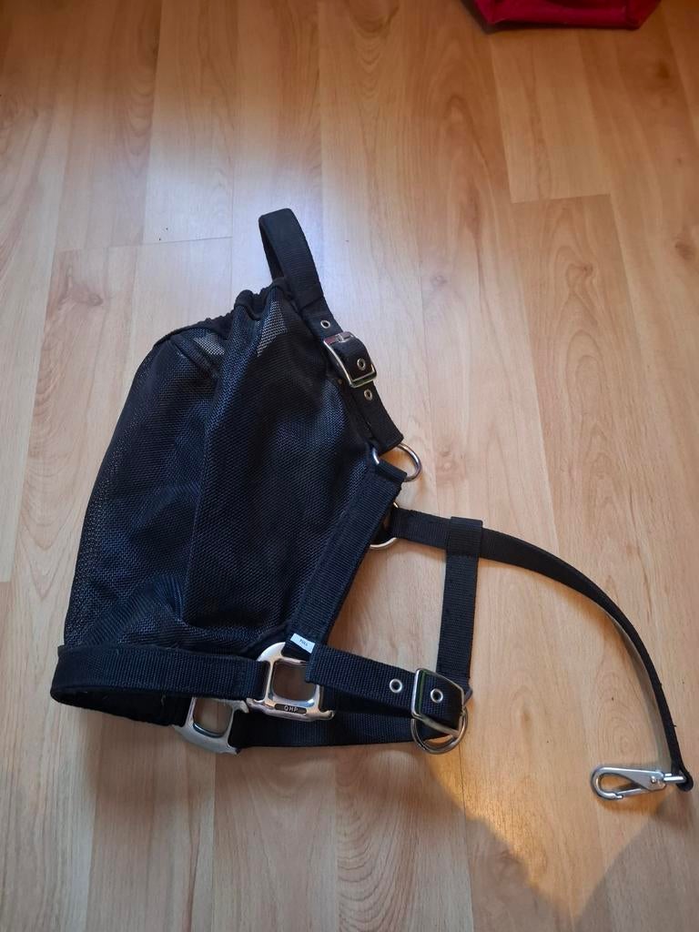 Qhp halster met vliegenkap maat full, Dieren en Toebehoren, Paarden en Pony's | Hoofdstellen en Tuigage, Ophalen of Verzenden
