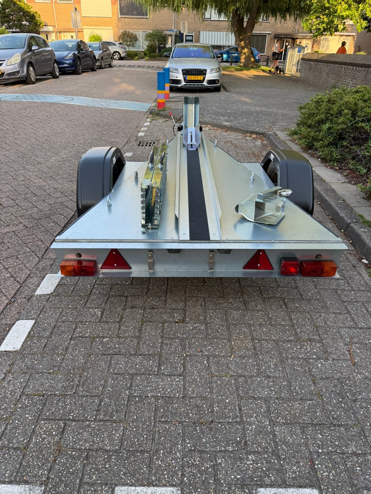 Motor aanhanger / trailer geremd voor 1 motor + oprijplaat, Ophalen, Gebruikt