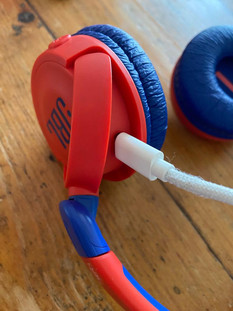 JBL koptelefoon rood/blauw - draadloos en opvouwbaar, Audio, Tv en Foto, Koptelefoons, Overige merken, Zo goed als nieuw, Draadloos