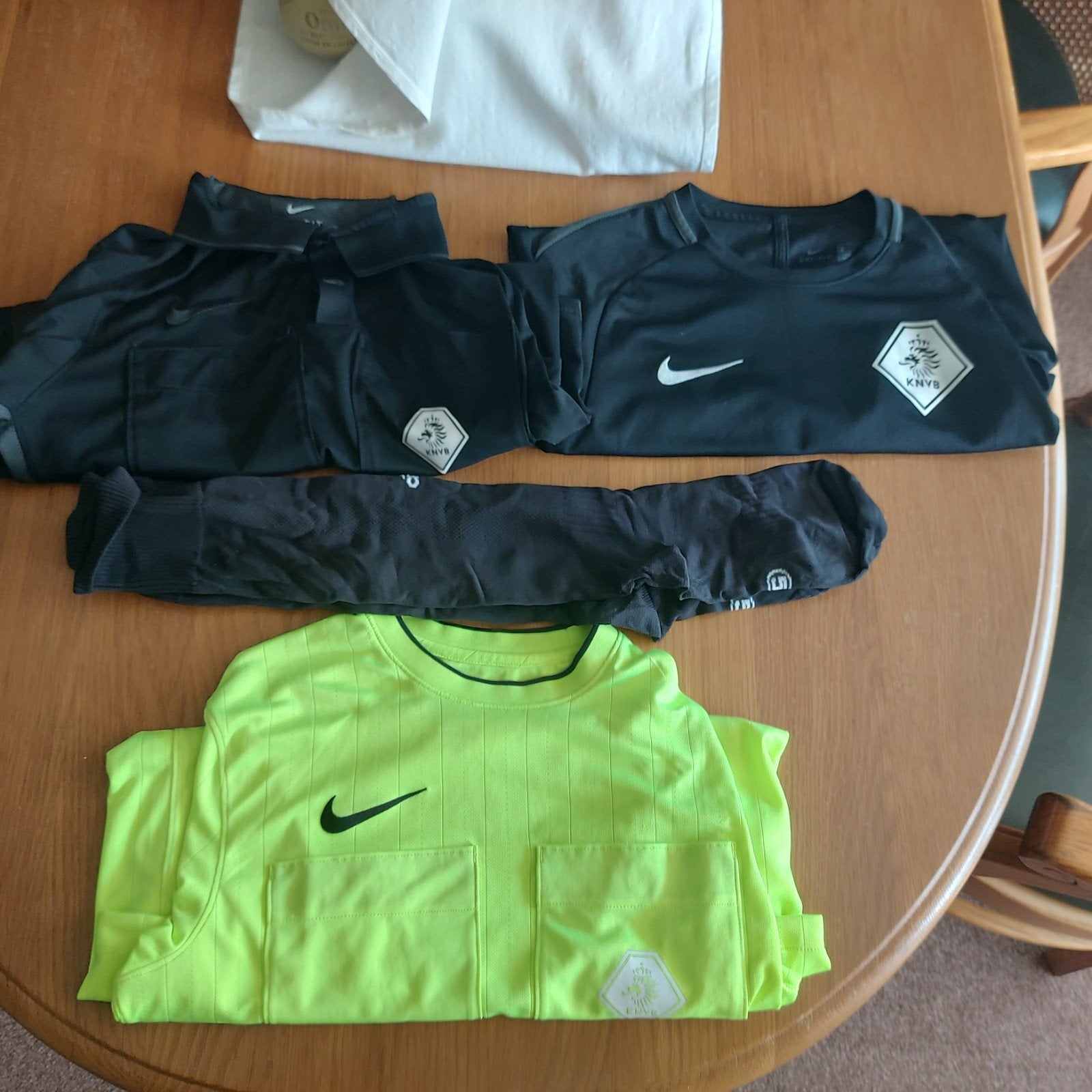 3 nike knvb scheidsrechters shirts, Zwart, Nike, Ophalen of Verzenden, Zo goed als nieuw