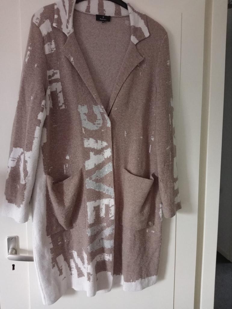 Mooi gebreid vest van Monari met print, Kleding | Dames, Ophalen of Verzenden, Zo goed als nieuw, Maat 46/48 (XL) of groter, Beige