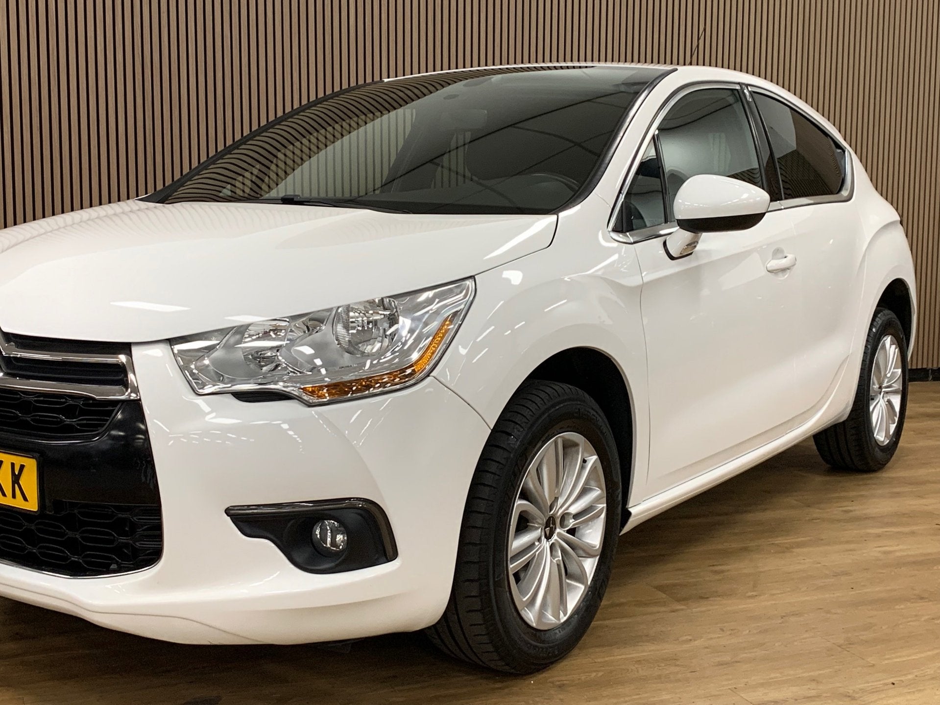 Citroen DS4 /C4 1.2 PureTech So Chic|Airco|132000KM|, Auto's, Voorwielaandrijving, Stof, Gebruikt, Wit