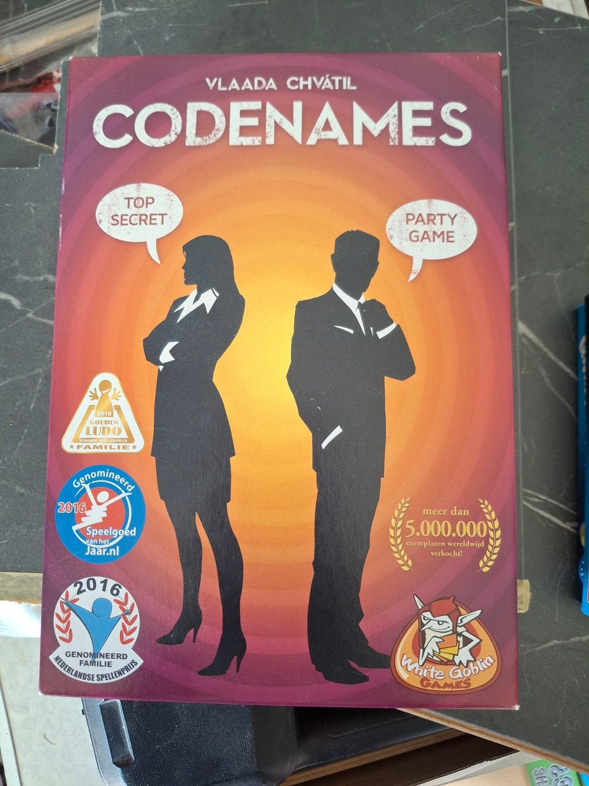 Codenames - Het populaire party spel, 1x gespeeld!, Vijf spelers of meer, Ophalen of Verzenden, Zo goed als nieuw, White Goblin Games