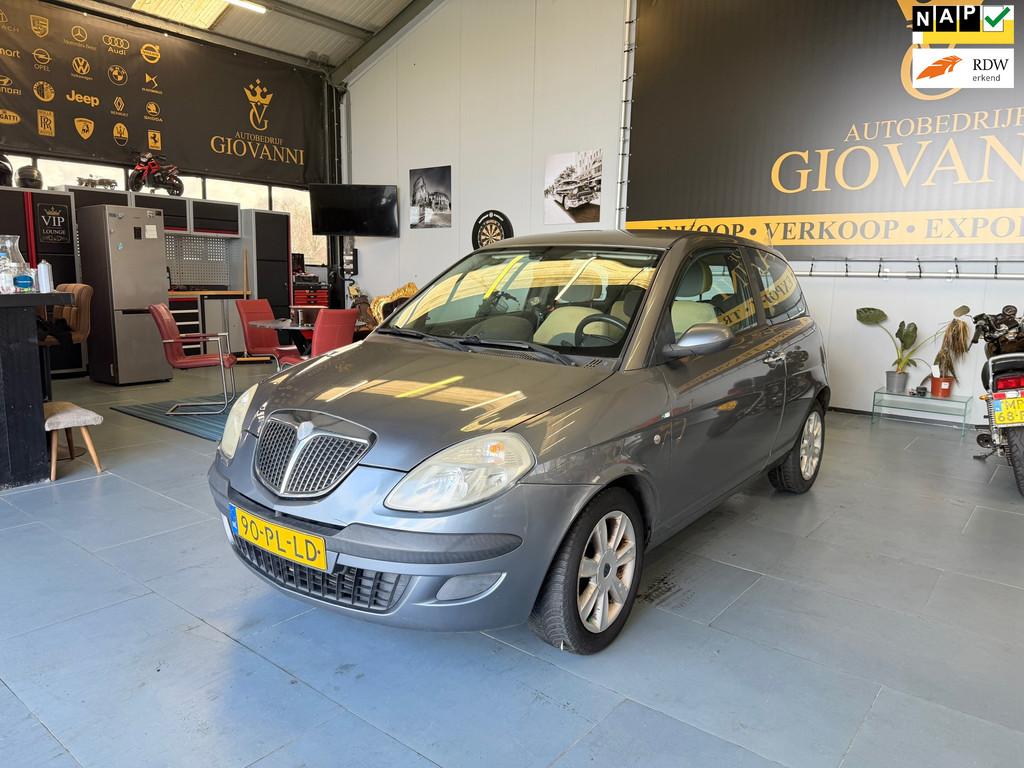 Lancia Ypsilon 1.2 Argento inrauil mogelijk, Voorwielaandrijving, Gebruikt, Origineel Nederlands, Bedrijf