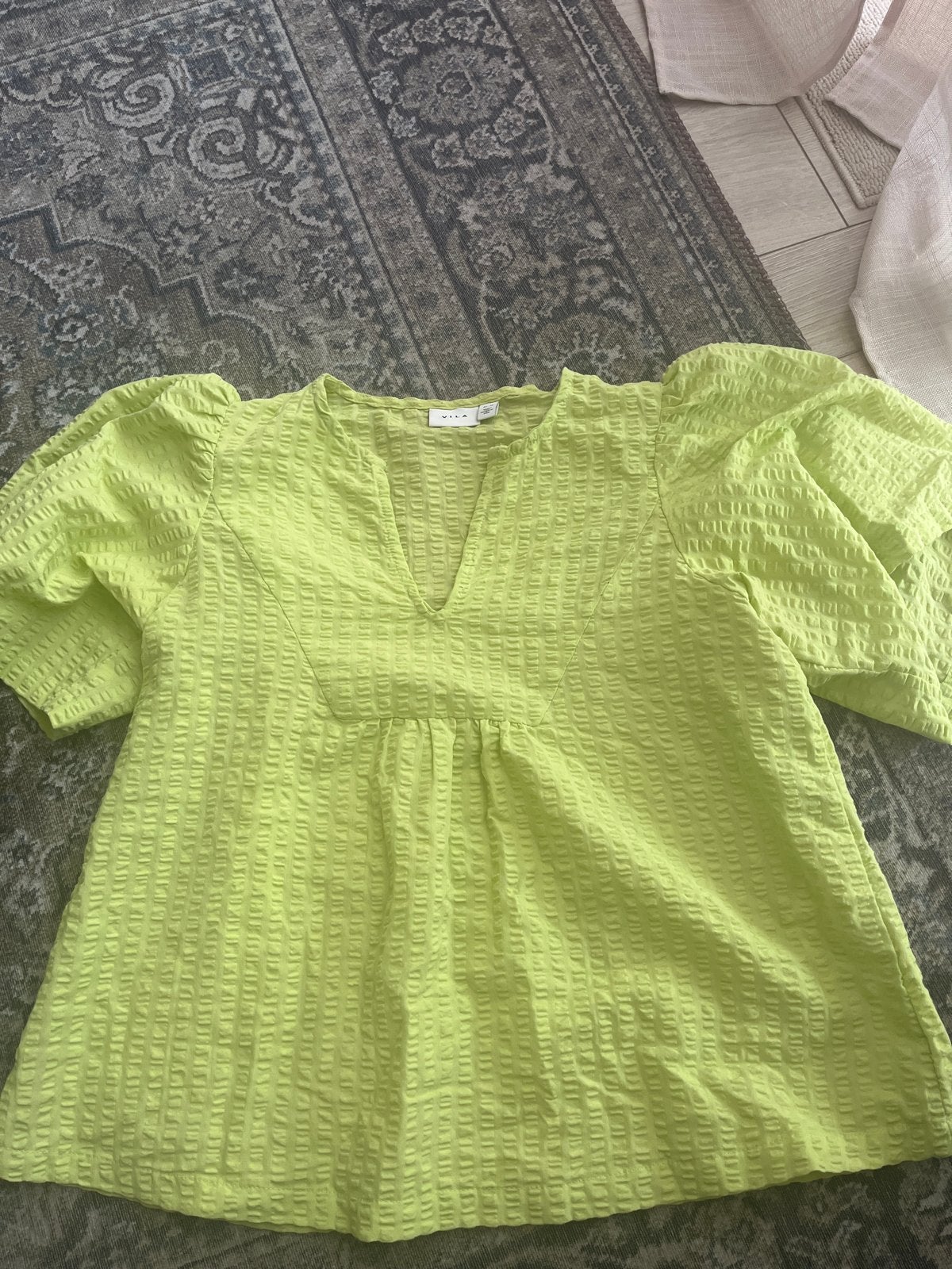 VILA Neon Groene Blouse met Pofmouwen - Maat M (38), Maat 38/40 (M), Ophalen of Verzenden, Korte mouw, Gedragen