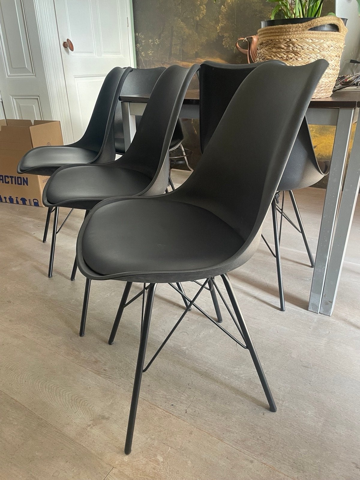 8 zwarte stoelen met comfortabele zitting, Ophalen, Kunststof, Gebruikt, Zwart