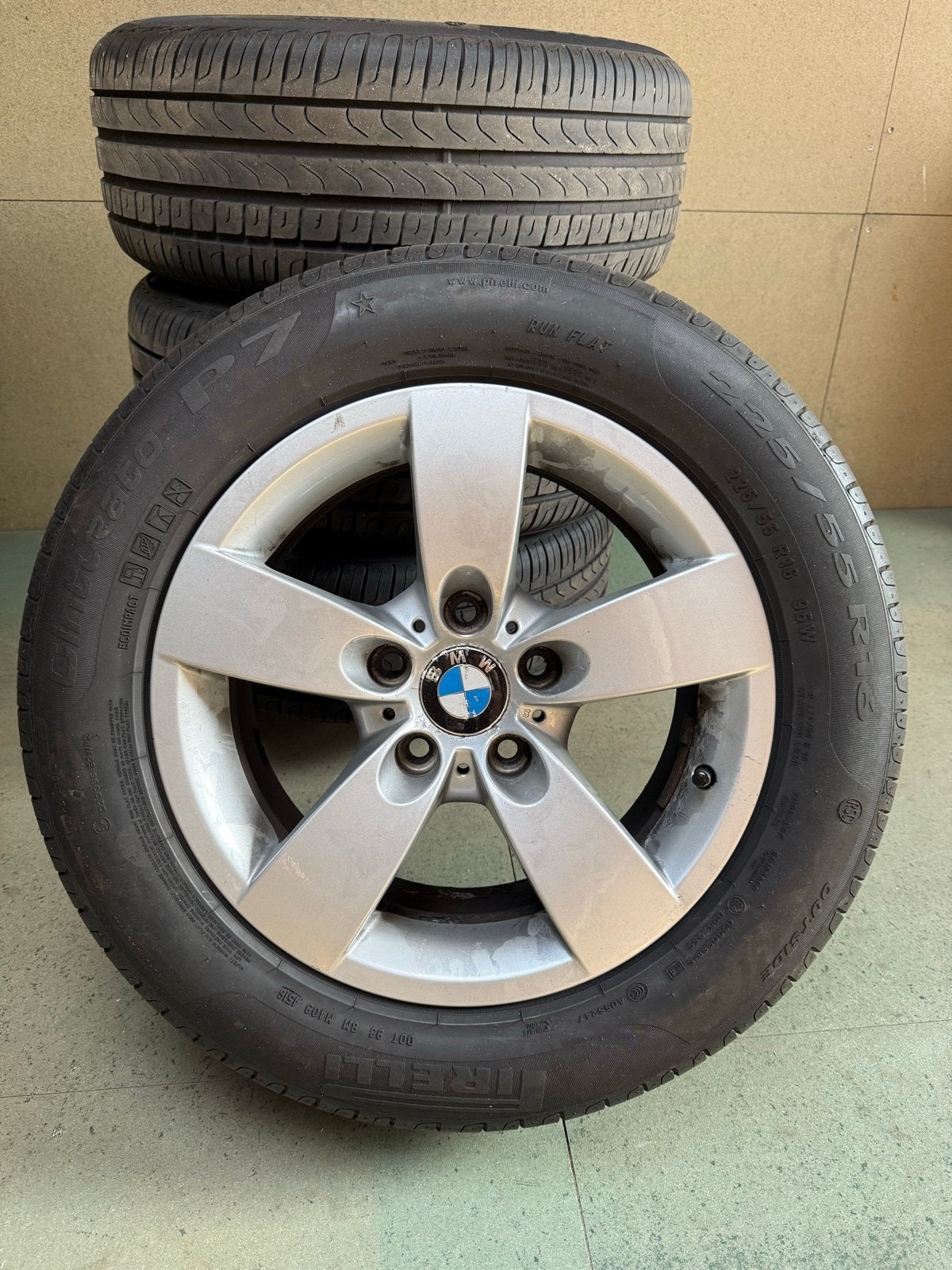 Originele 16 inch BMW velgen met goede banden 5x120, Ophalen, Gebruikt