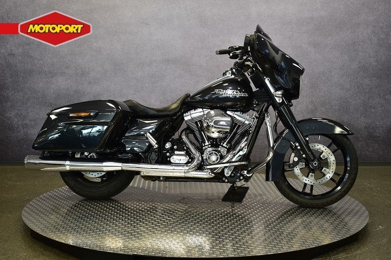 Harley-Davidson STREET GLIDE (bj 2014), Bedrijf, Sderegt@motoportgoes.nl, Nobelweg 4
4462 GK  Goes, NL, Chopper