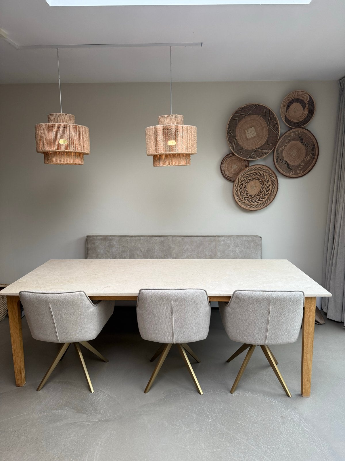 Marmeren eettafel met eetkamerbank en 3 stoelen, Overige materialen, Gebruikt, 100 tot 150 cm, 200 cm of meer