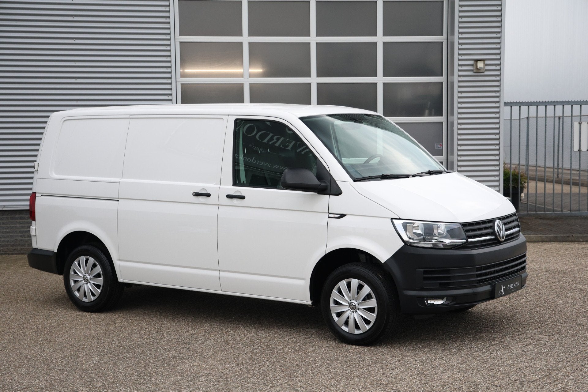Volkswagen Transporter 2.0 TSI L1H1 Comfortline Benzine Navi, Auto's, Voorwielaandrijving, Stof, Gebruikt, 4 cilinders