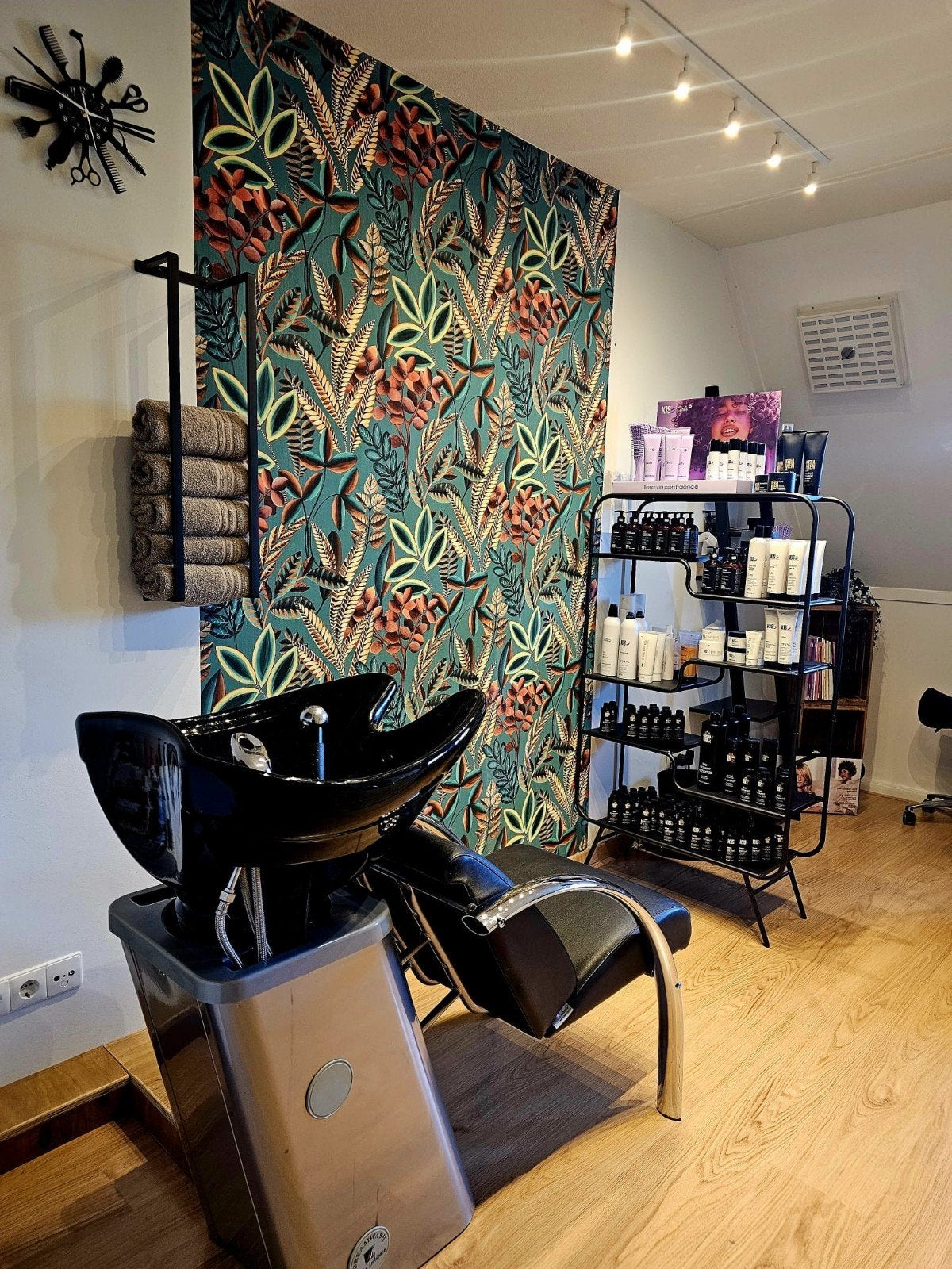 Professionele kapperswasstoel Dreamwash met wasbak van Salon