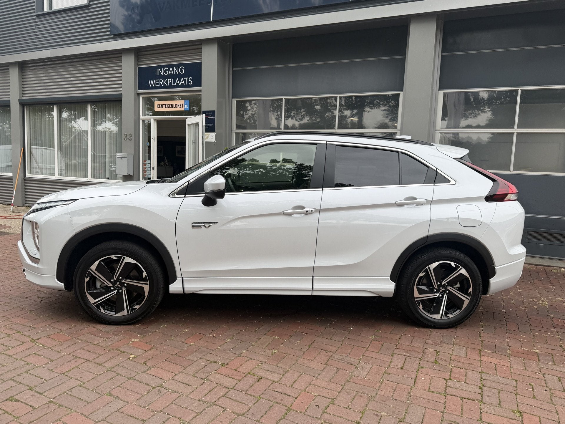 Mitsubishi Eclipse Cross 2.4 PHEV Executive Bj 2024 Km 36.14, Auto's, Automaat, Dealer onderhouden, 4 cilinders, Leder en Stof