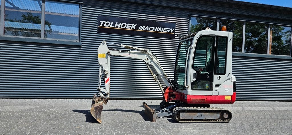 Takeuchi TB016 (bj 2009), Zakelijke goederen, Machines en Bouw | Kranen en Graafmachines, Graafmachine
