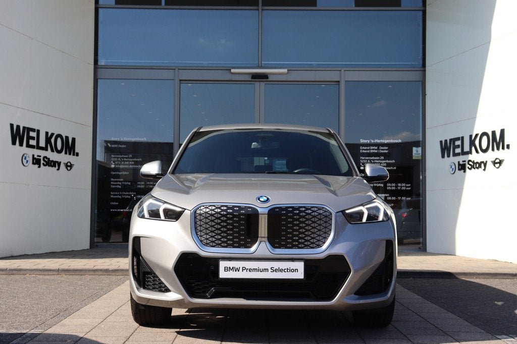 BMW iX1 eDrive20 M Sport / Sportstoelen / Comfort Access / A, Auto's, BMW, Gebruikt, Met garantie (alle), 33 min, Origineel Nederlands