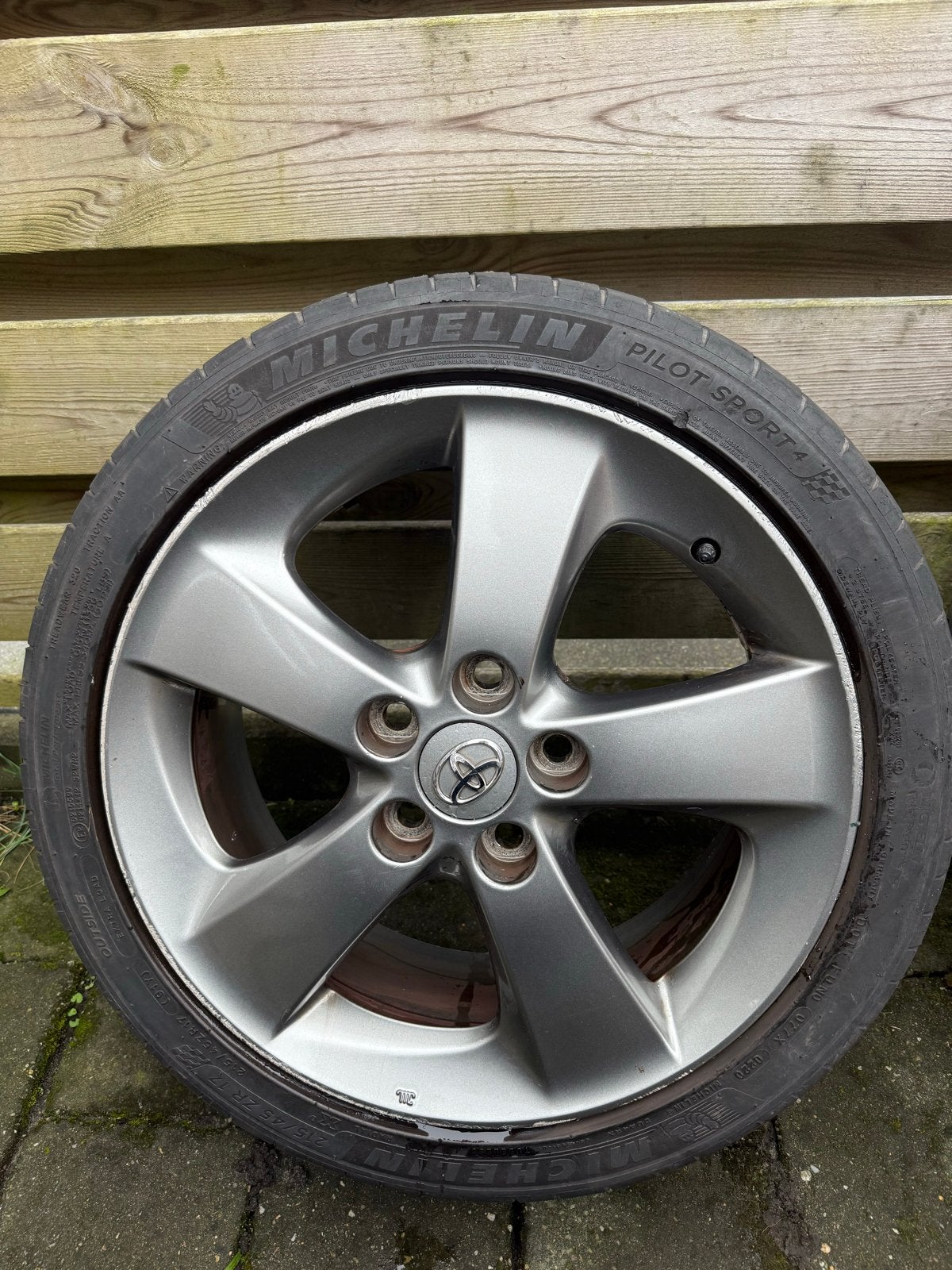Toyota 17 inch velgen met Michelin zomerbanden, Ophalen, Banden en Velgen, 17 inch, Personenwagen