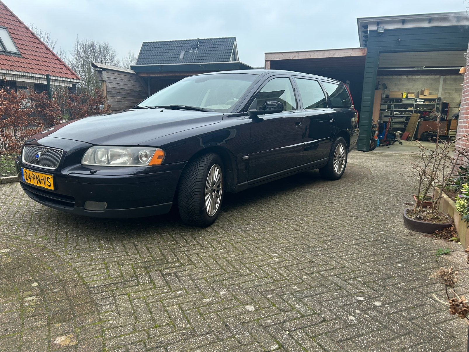 Volvo V70 2004 Blauw in onderdelen, Ophalen of Verzenden, Gebruikt, Volvo
