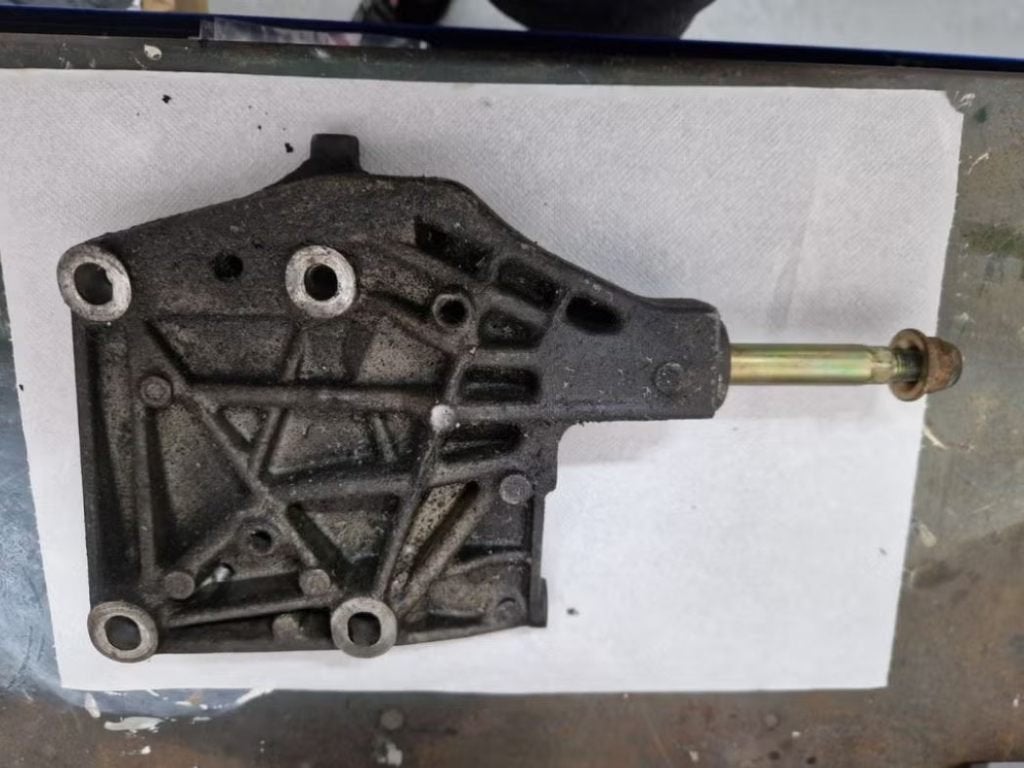 Honda civic D series airco steun, Auto-onderdelen, Ophalen of Verzenden, Gebruikt, Honda
