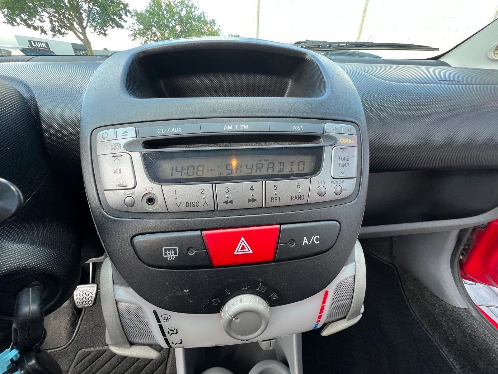 Toyota Aygo 1.0-12V 5DEURS AIRCO APK-09-2027, Auto's, Toyota, Voorwielaandrijving, Stof, Gebruikt, 4 stoelen