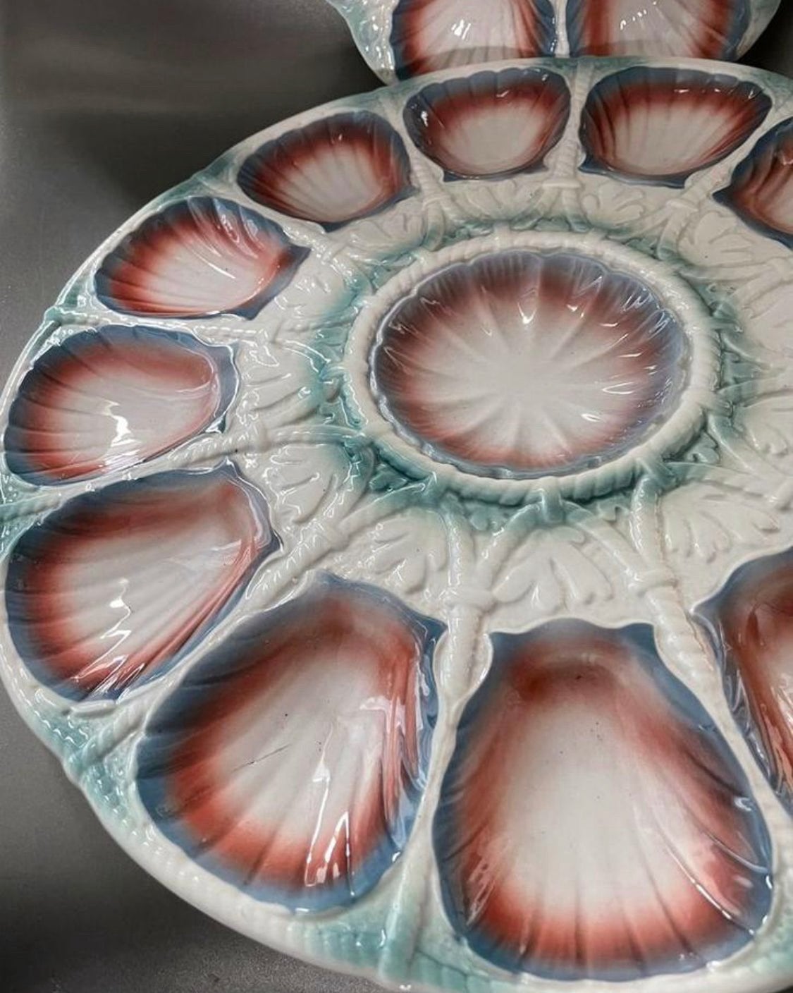Frans antieke majolica Oester set borden met schaal, Verzenden